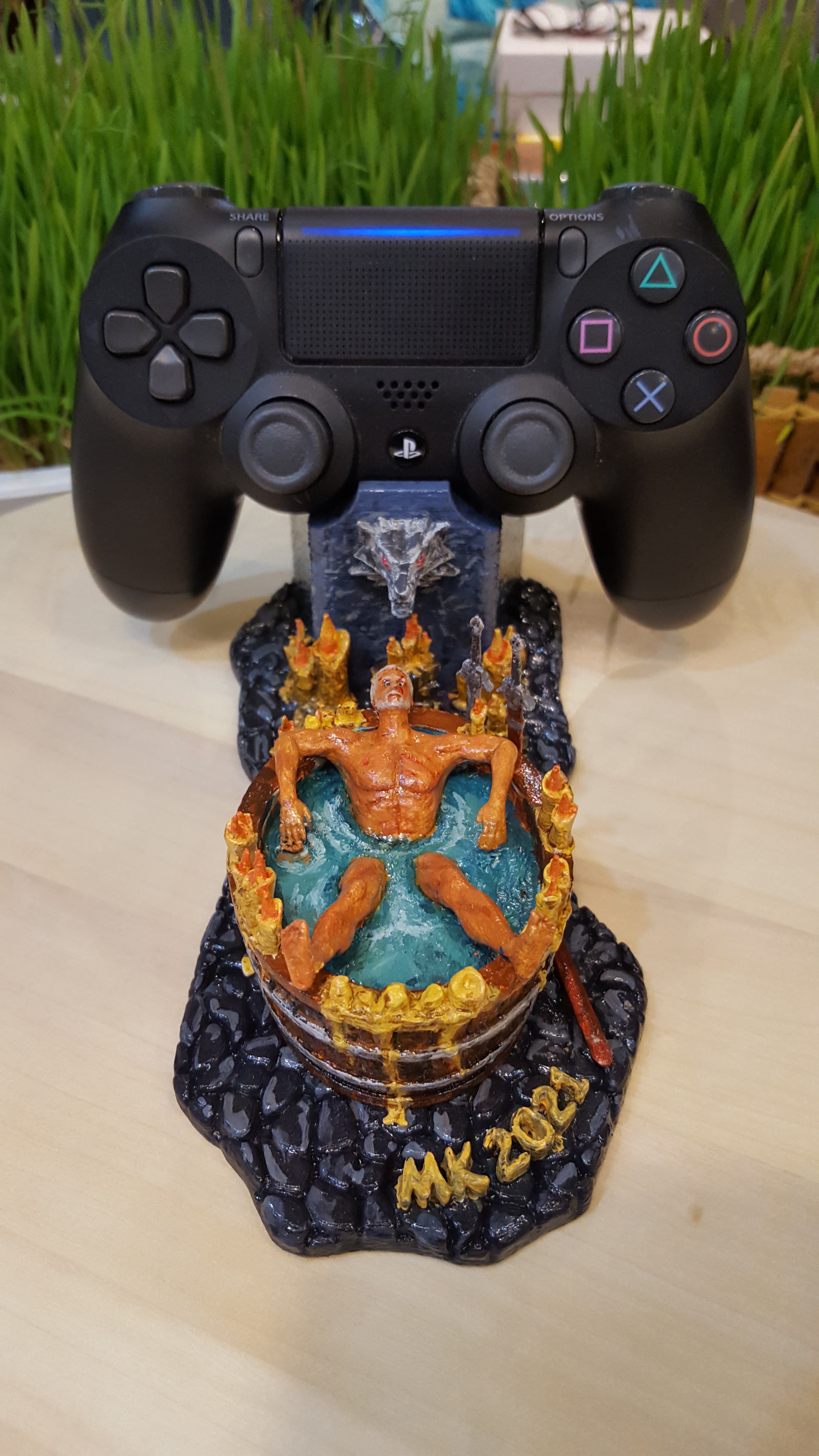 Witcher's PS4 controller stand for 3D Printing