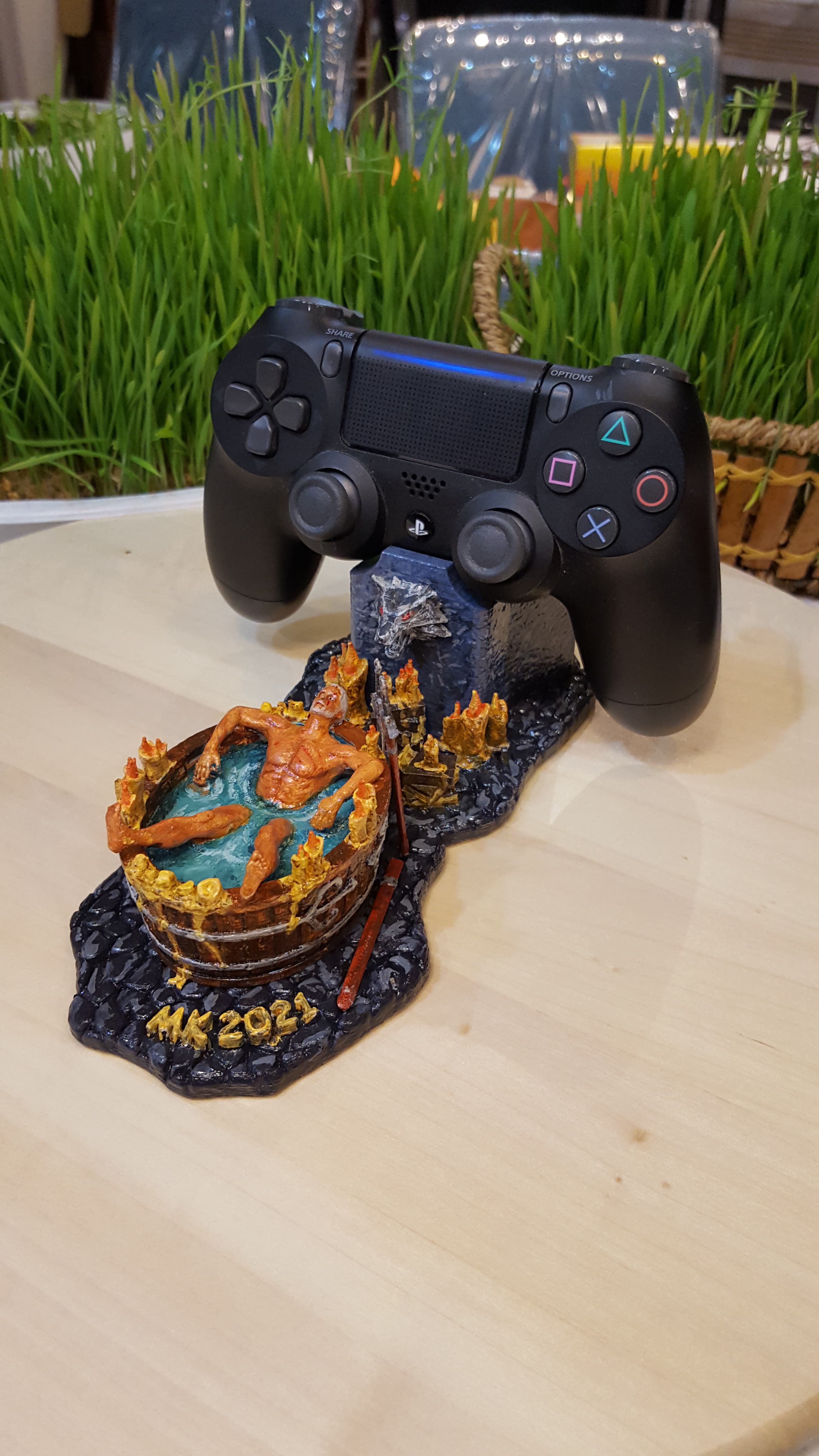Witcher's PS4 controller stand for 3D Printing
