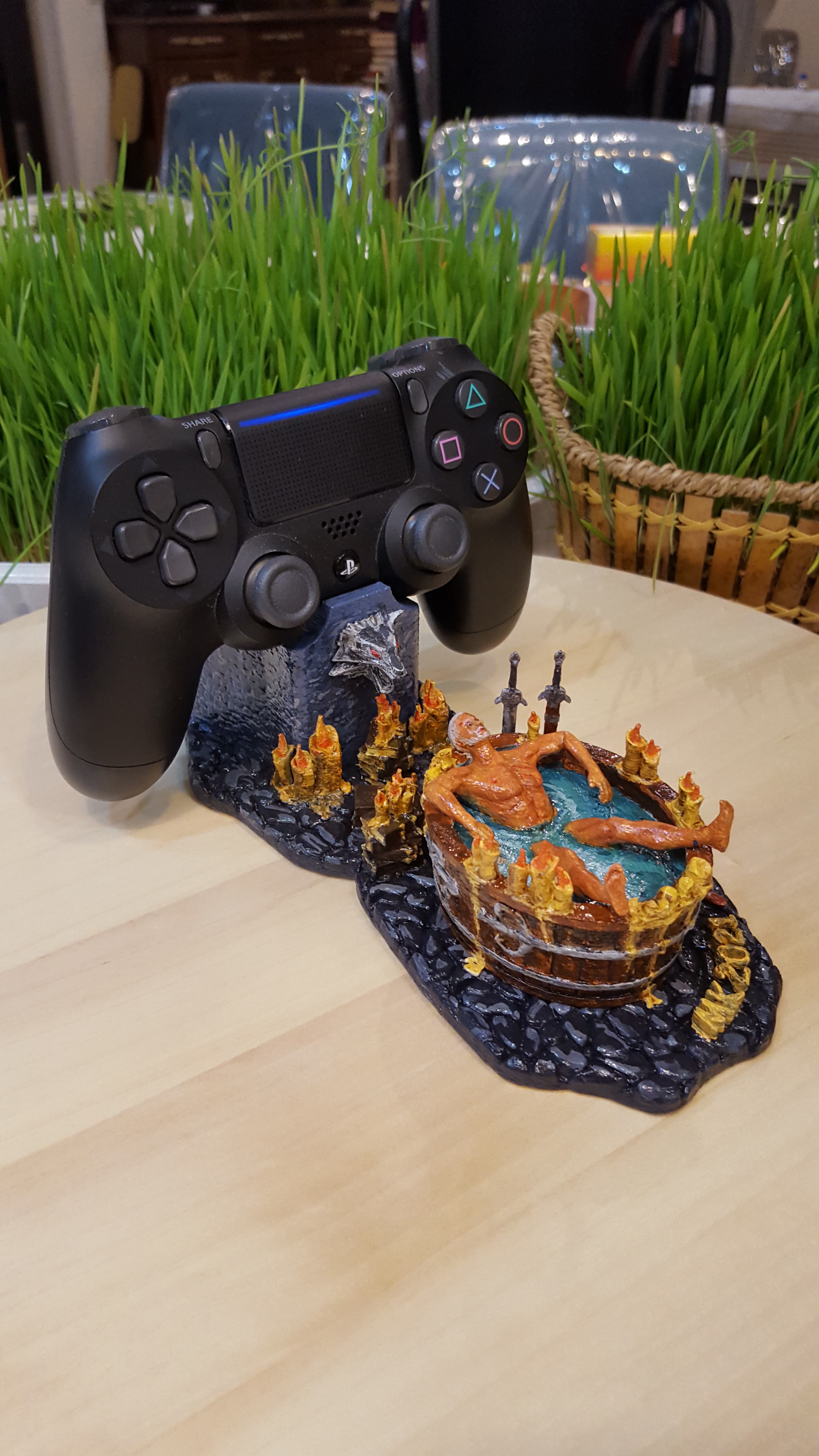 Witcher's PS4 controller stand for 3D Printing