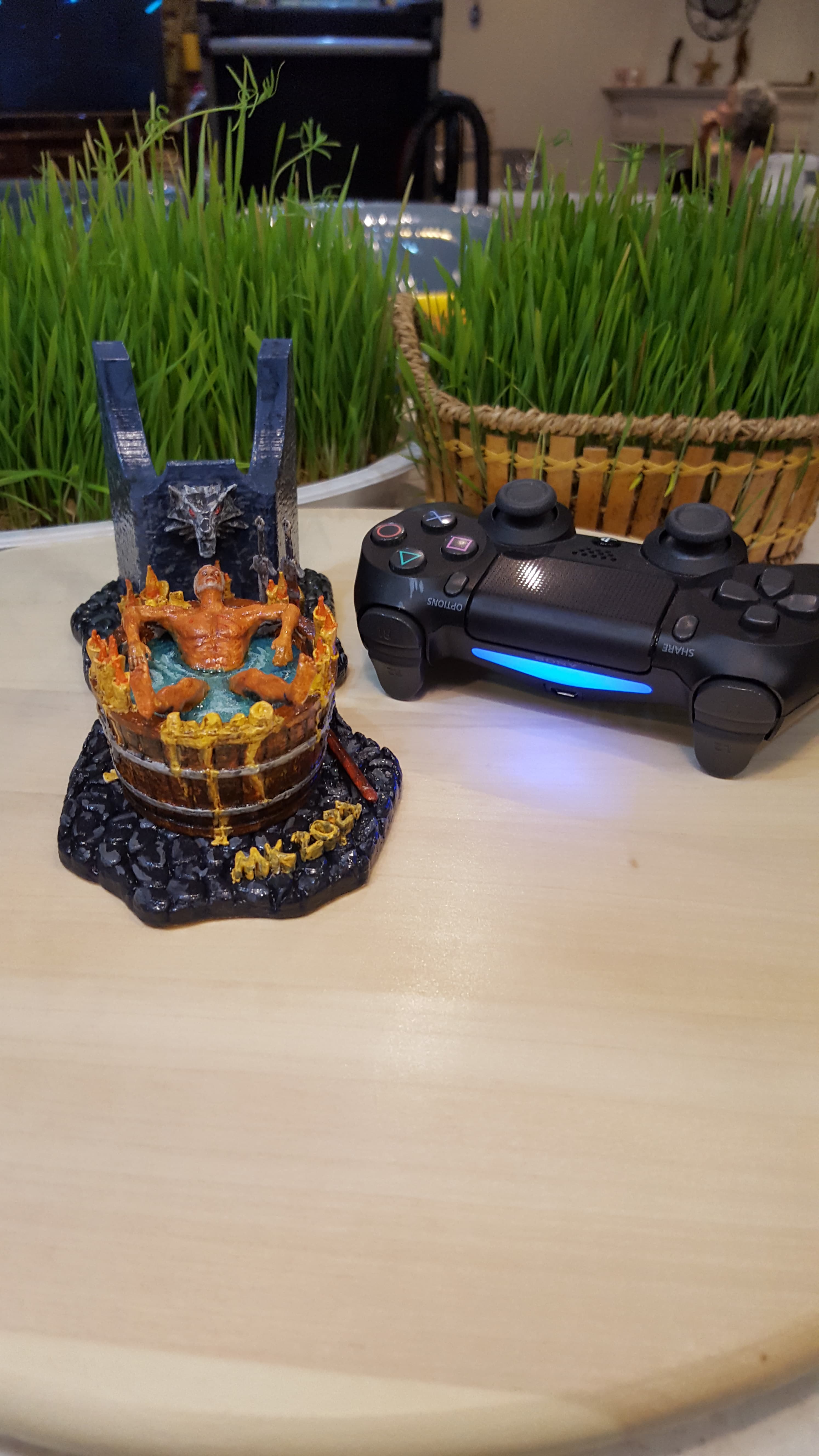 Witcher's PS4 controller stand for 3D Printing
